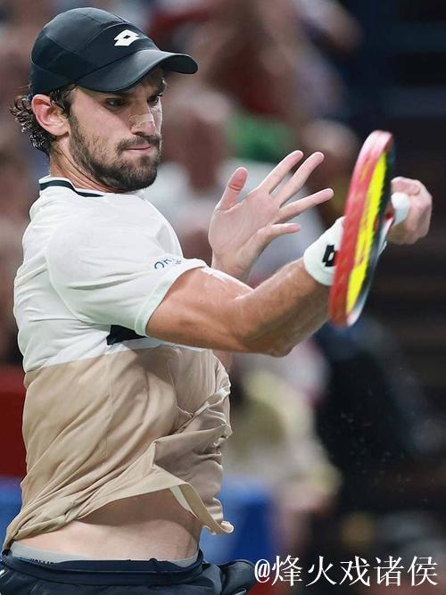 瓦舍罗2-1逆转林德克内希 首次问鼎上海大师赛冠军